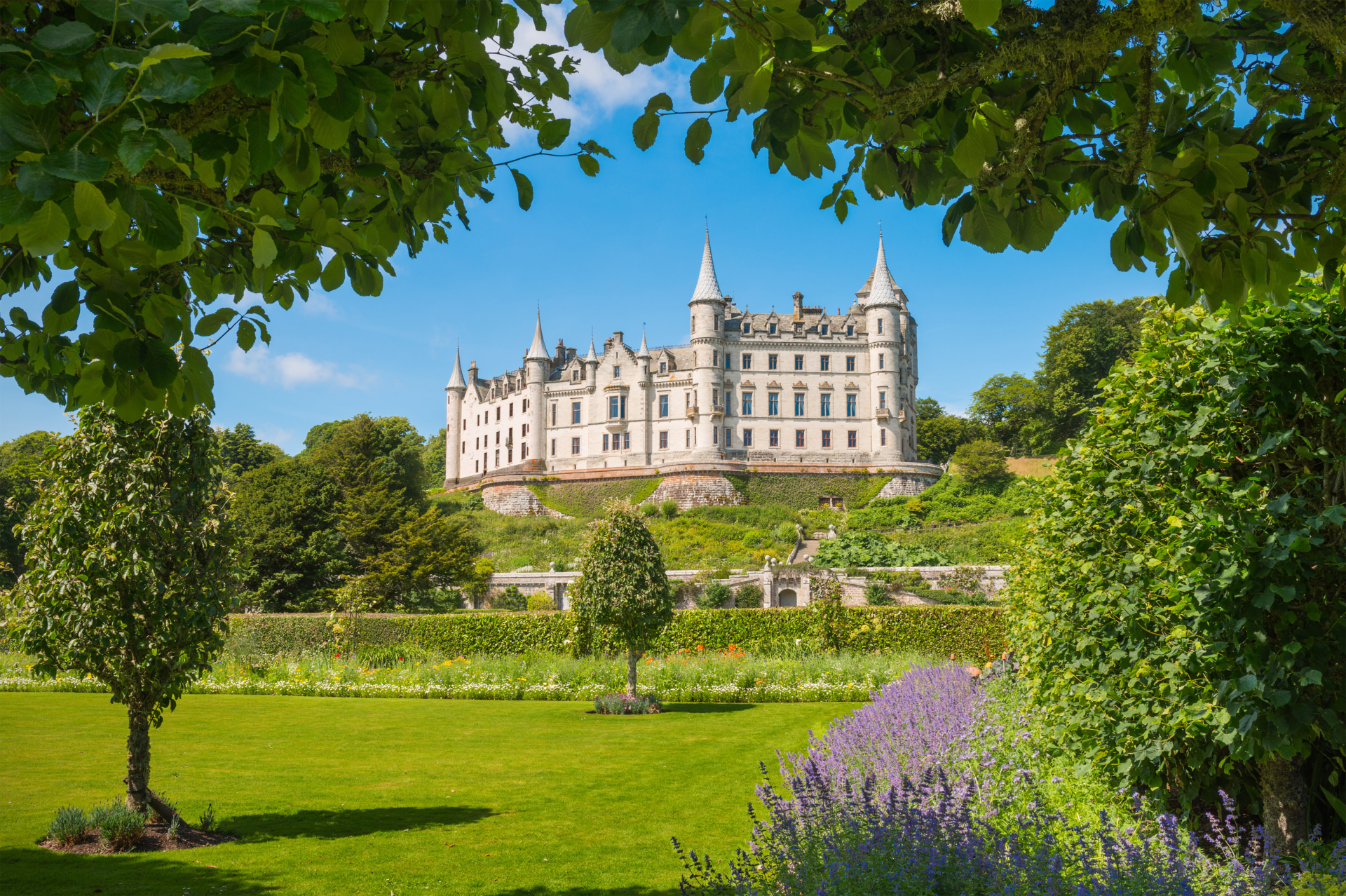 vue du château de Dunrobin depuis le jardin