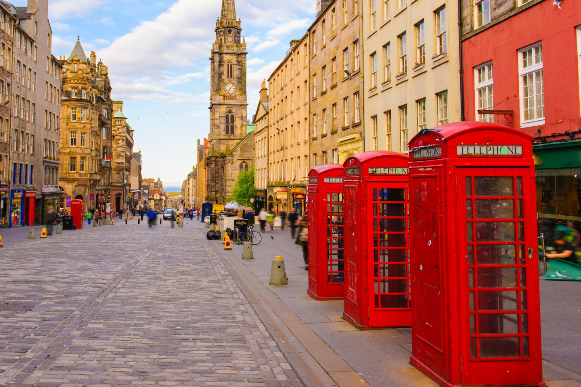 rue d'Edimbourg avec cabine téléphonique